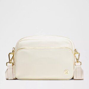 Everywhere Crossbody Bag 2L Metal Hardware - Light Ivory